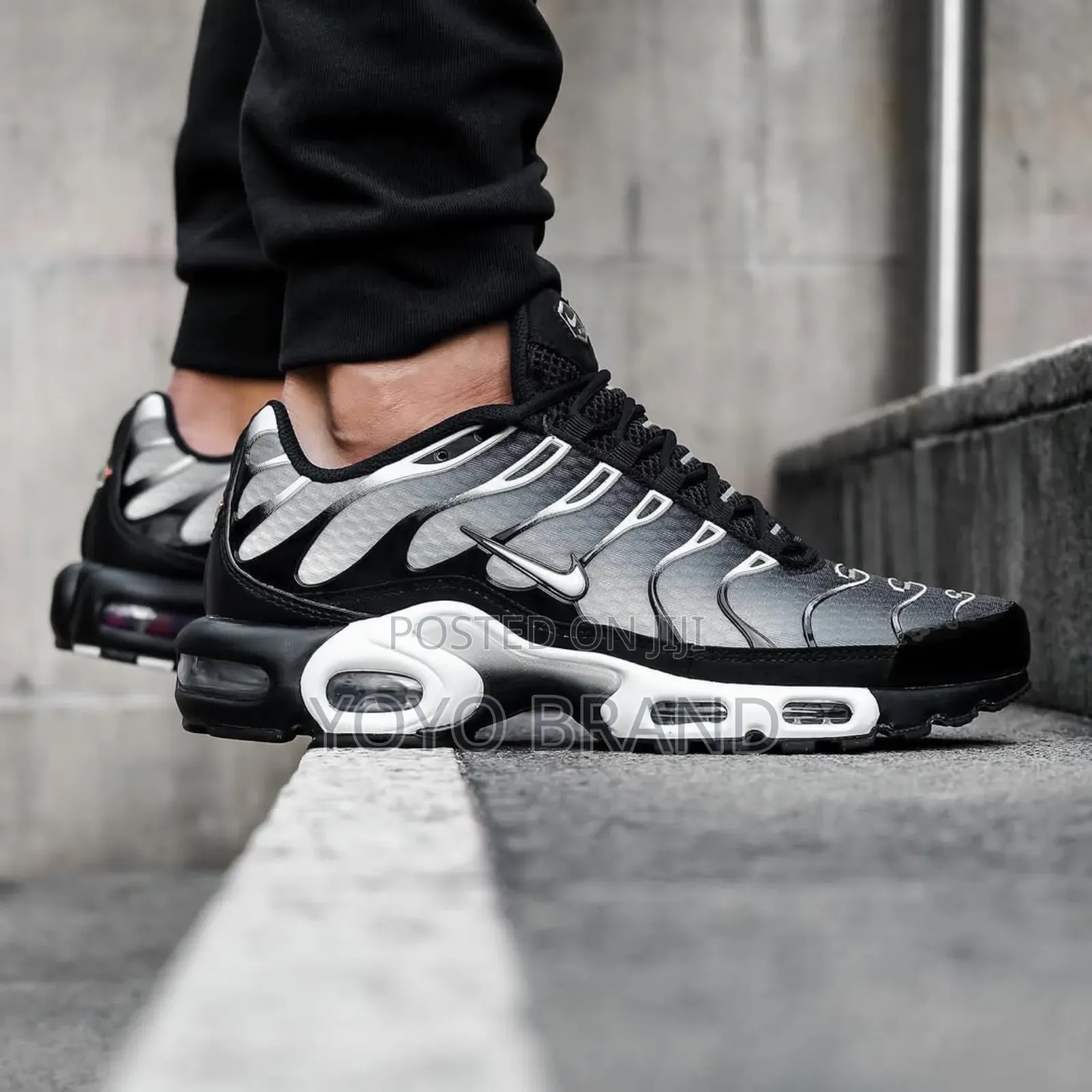 Nike Air Max Plus ’’Black Metalic Silver ’’Unisex Fashion Sneaker