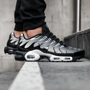 Nike Air Max Plus ’’Black Metalic Silver ’’Unisex Fashion Sneaker