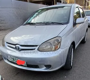 Toyota Platz 2004 Silver