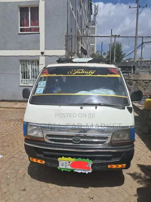 Toyota HiAce 2000