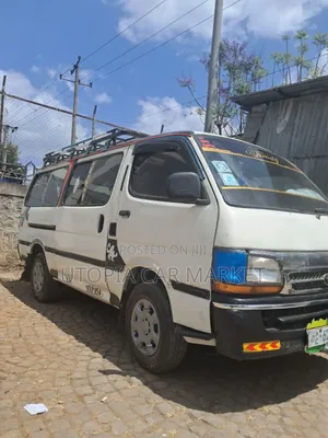 Toyota HiAce 2000