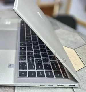 New Laptop HP EliteBook 830 G9 16GB Intel Core i5 SSD 512GB