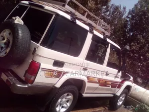 Toyota Land Cruiser 2020 White