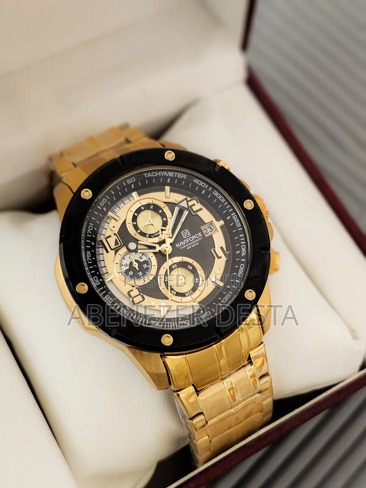 Naviforce Nf8056 Chronograph Watch, Featuring a Gold-Toned Stainless