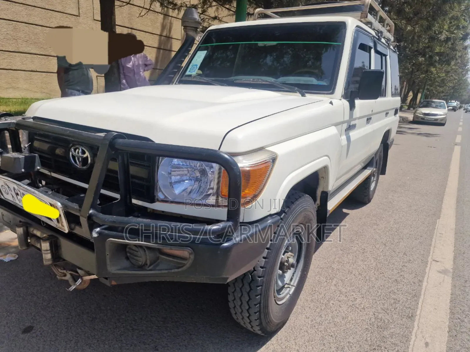 Toyota Land Cruiser 2017 White