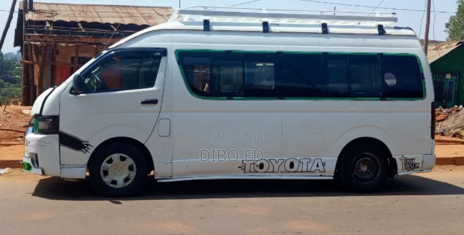Toyota HiAce 2014 White