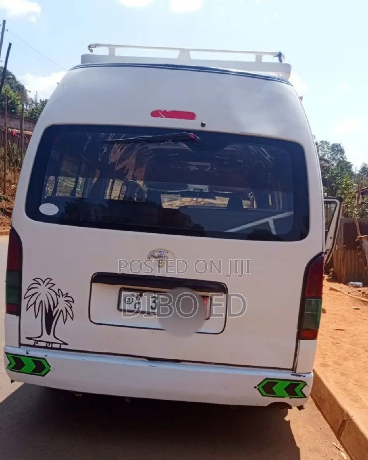 Toyota HiAce 2014 White