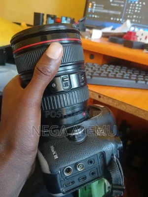 Canon 5d Mark 24_105 Lens