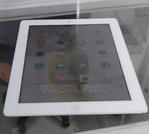 New Apple iPad 9.7 32 GB Silver