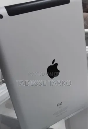 New Apple iPad 9.7 32 GB Silver