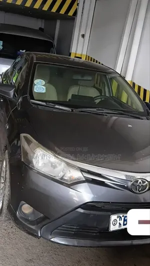 Toyota Yaris 2016 Maroon