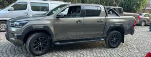 Toyota Hilux 2022 Gray