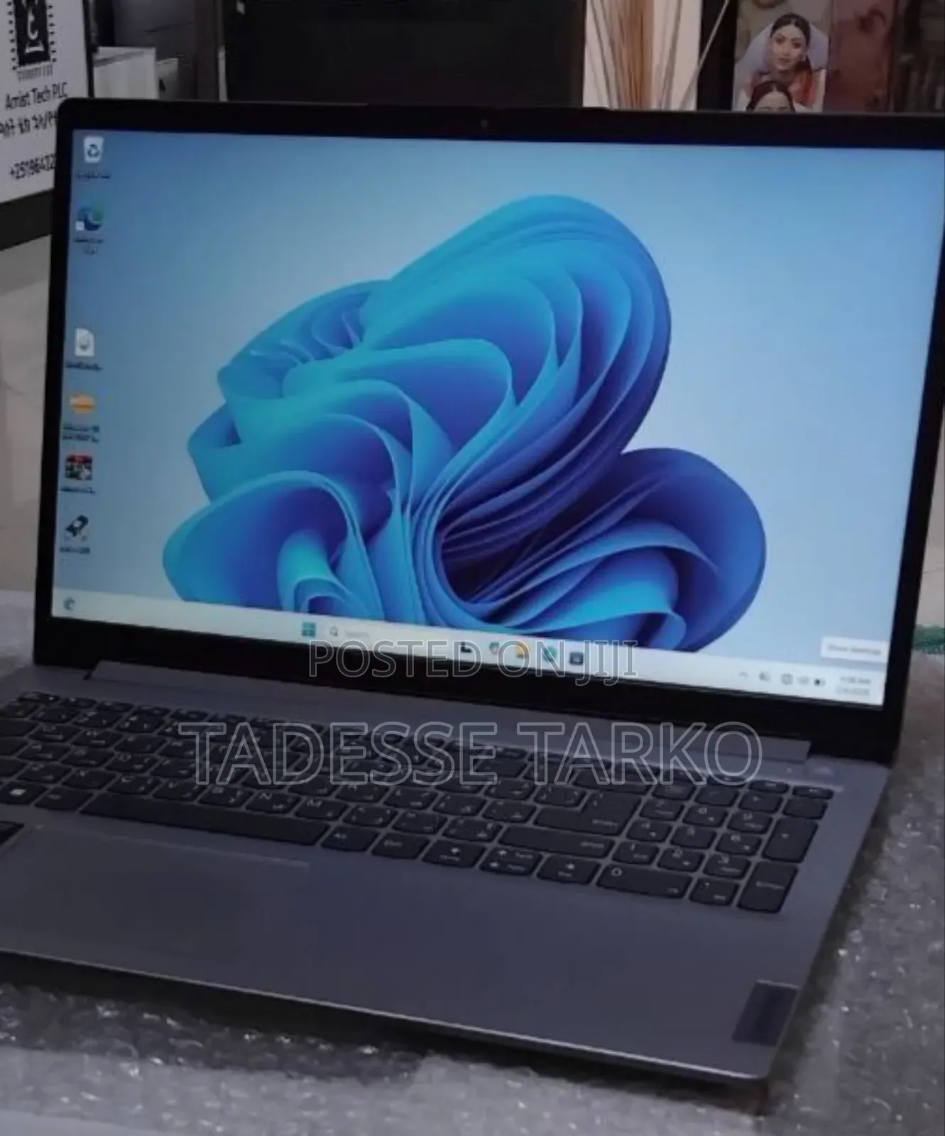 New Laptop Lenovo 8GB AMD Ryzen 5 SSD 512GB