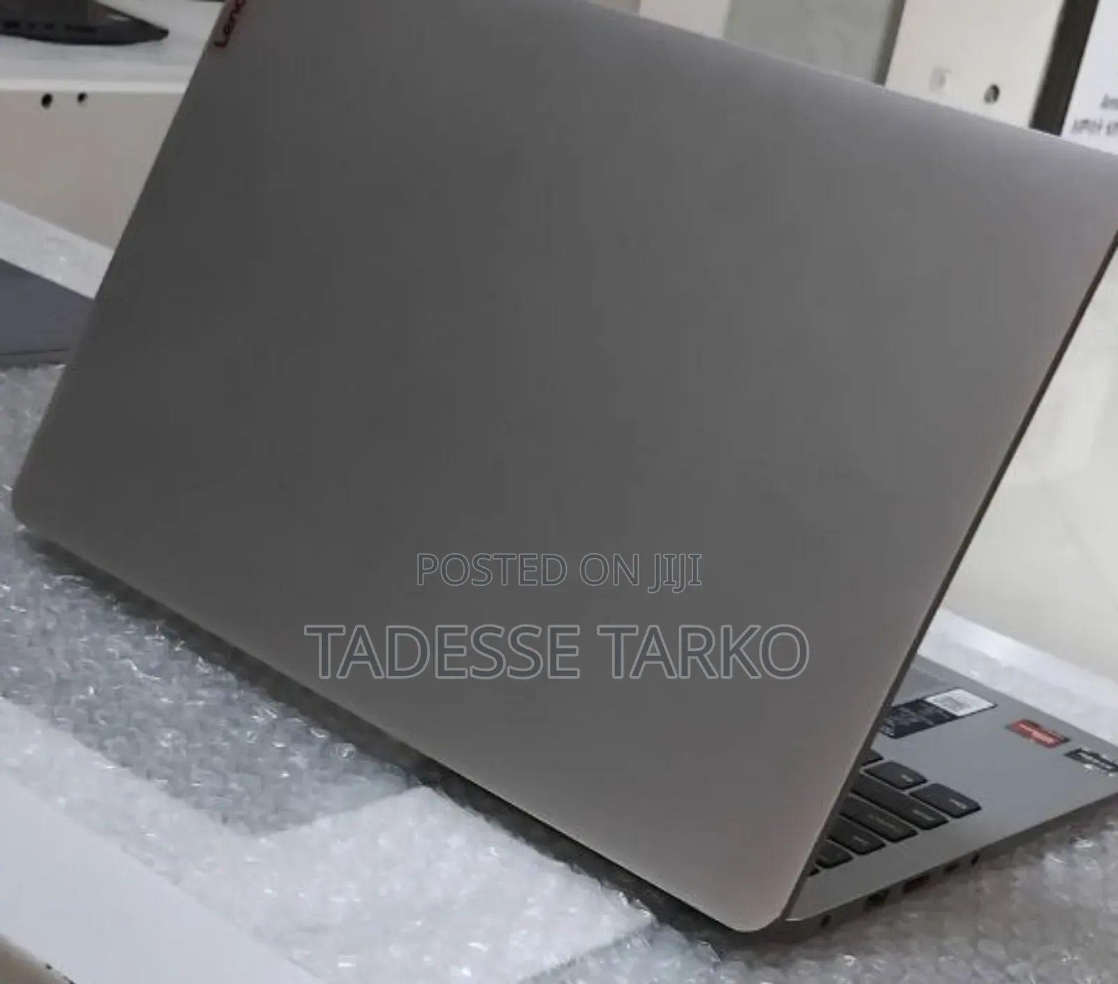 New Laptop Lenovo 8GB AMD Ryzen 5 SSD 512GB