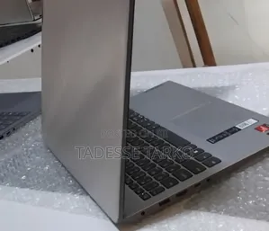 New Laptop Lenovo 8GB AMD Ryzen 5 SSD 512GB