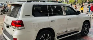Toyota Land Cruiser 2020 Ivory