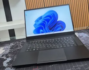 New Laptop Razer Blade 16GB Intel Core i5 SSD 512GB