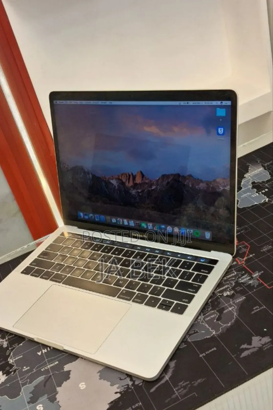 New Laptop Apple MacBook Pro 2016 8GB Intel Core i5 SSD 256GB