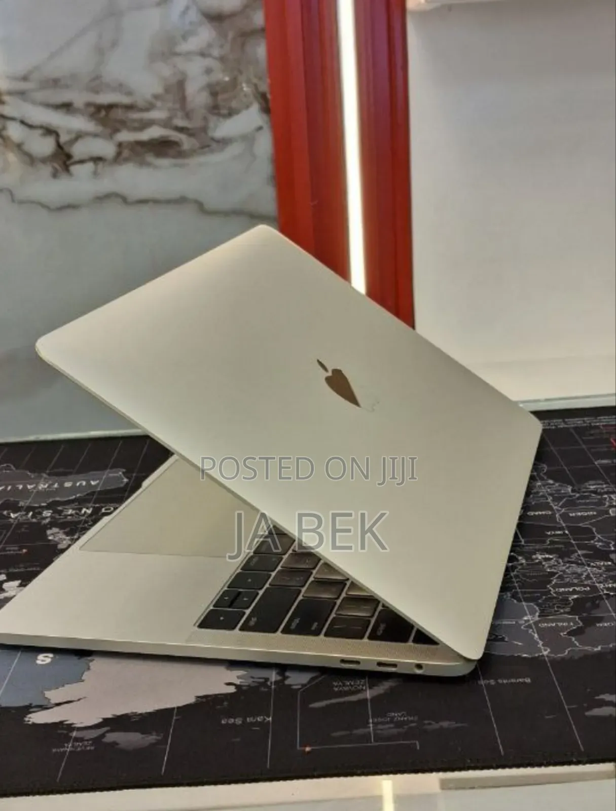 New Laptop Apple MacBook Pro 2016 8GB Intel Core i5 SSD 256GB