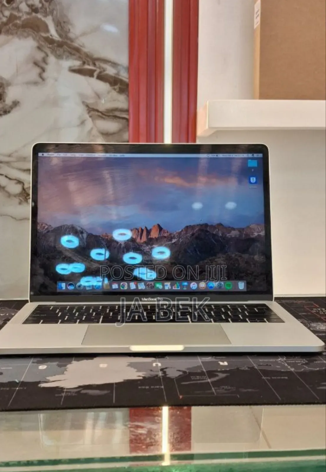 New Laptop Apple MacBook Pro 2016 8GB Intel Core i5 SSD 256GB