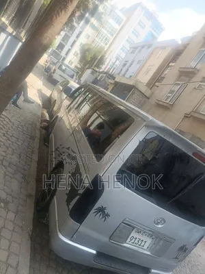 Toyota HiAce 2009 Silver