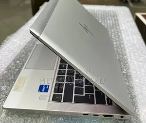 New Laptop HP EliteBook 830 G8 16GB Intel Core i5 SSD 512GB