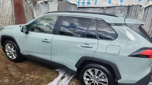 Toyota RAV4 2021 Blue