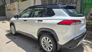 Toyota Corolla Cross Hybrid 2023 Off white