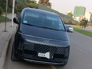 Hyundai Staria 2023 Black