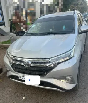 Toyota Rush 2022 Silver