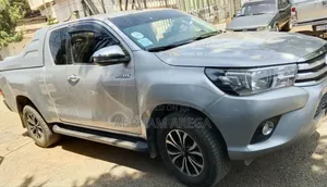 Toyota Hilux 2019 Gray