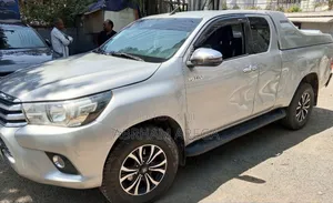 Toyota Hilux 2019 Gray