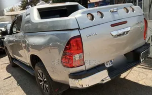 Toyota Hilux 2019 Gray