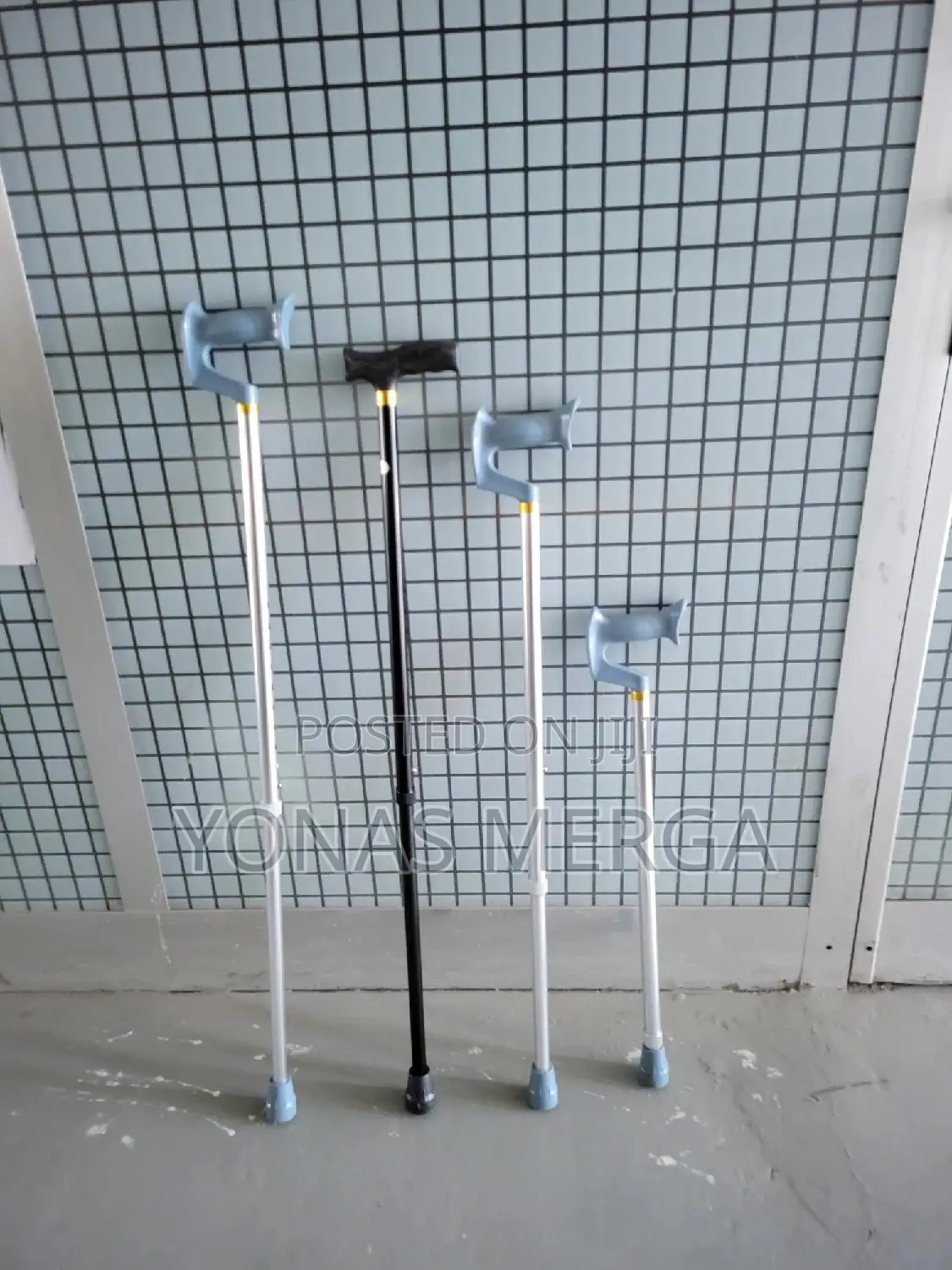 Tactical Aluminum Walking Stick adjust the Cane's Height