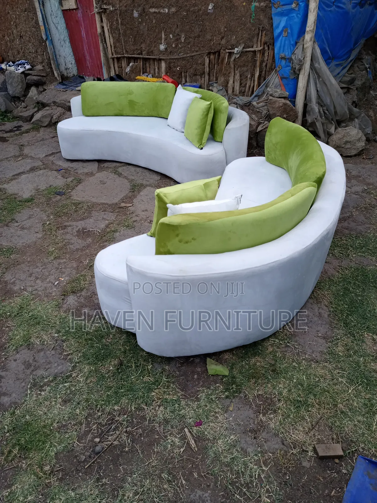 Head Sofa 1