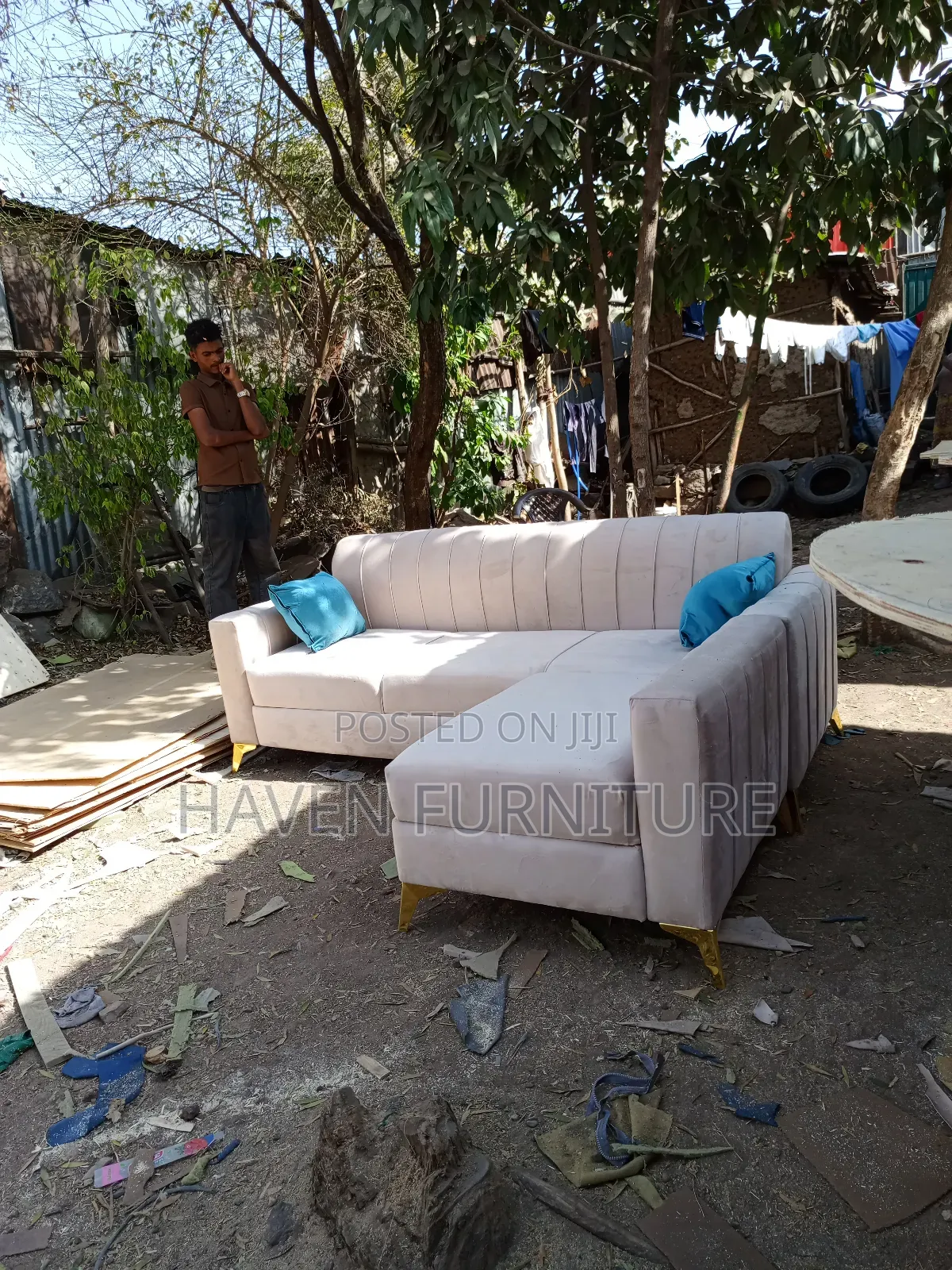 Wealthy Sofa