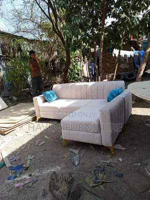 Wealthy Sofa