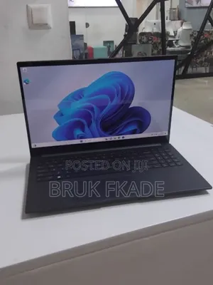 New Laptop Asus VivoBook 15 X505BA 16GB Intel Core i9 SSD 512GB