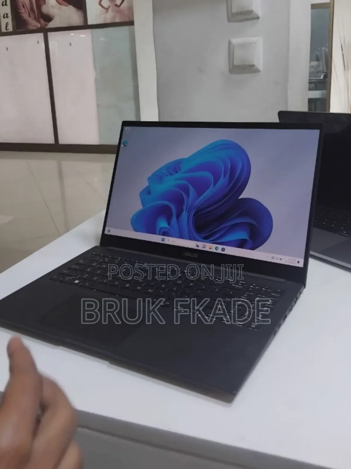 New Laptop Asus VivoBook 15 X505BA 16GB Intel Core i9 SSD 512GB