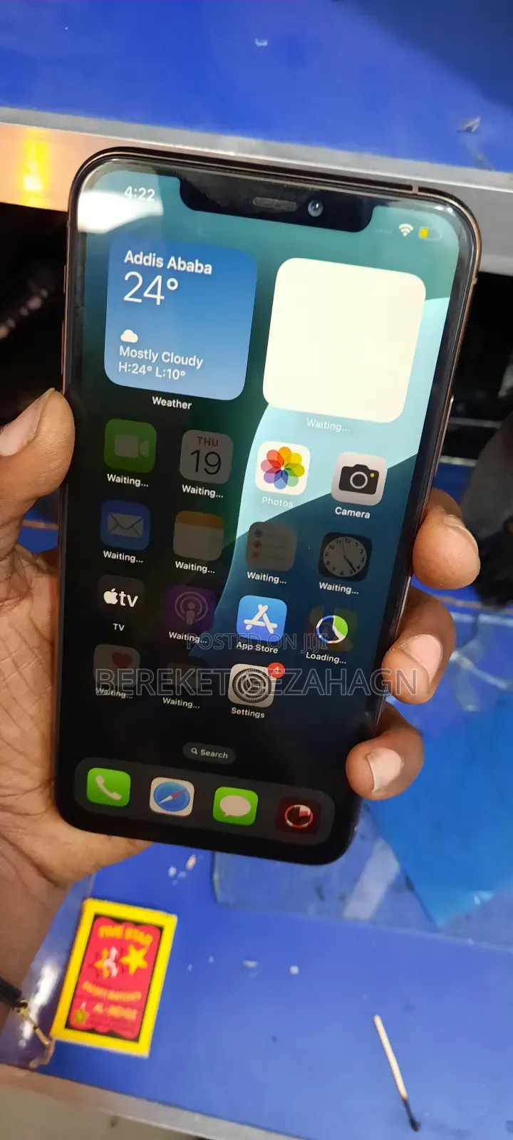 New Apple iPhone 11 Pro Max 256 GB Gold