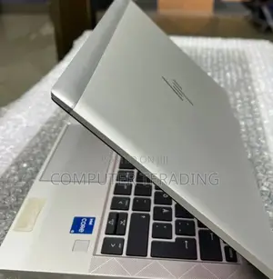 New Laptop HP EliteBook 830 G8 16GB Intel Core i5 SSD 512GB