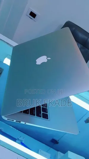 New Laptop Apple MacBook Air 2014 4GB Intel Core i5 SSD 256GB