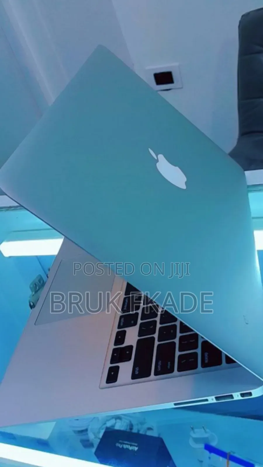 New Laptop Apple MacBook Air 2014 4GB Intel Core i5 SSD 256GB