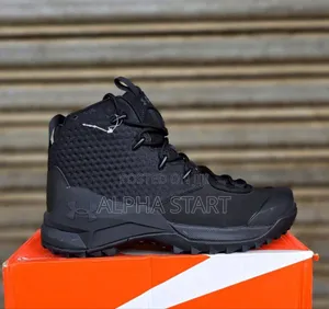 Under Armour 100% Water Proof Hiking Shoes for Man's Made in Vietnam