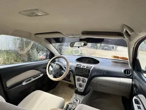 Toyota Yaris 2008 Red