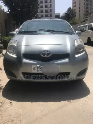 Toyota Yaris 2010 Gray