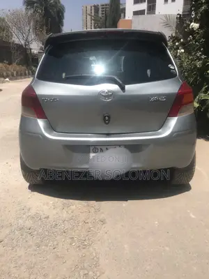 Toyota Yaris 2010 Gray