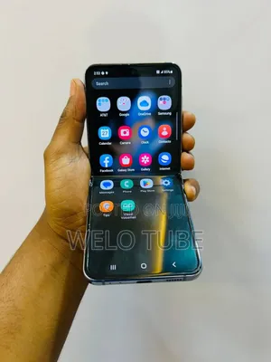 New Samsung Galaxy Z Flip4 256 GB Purple