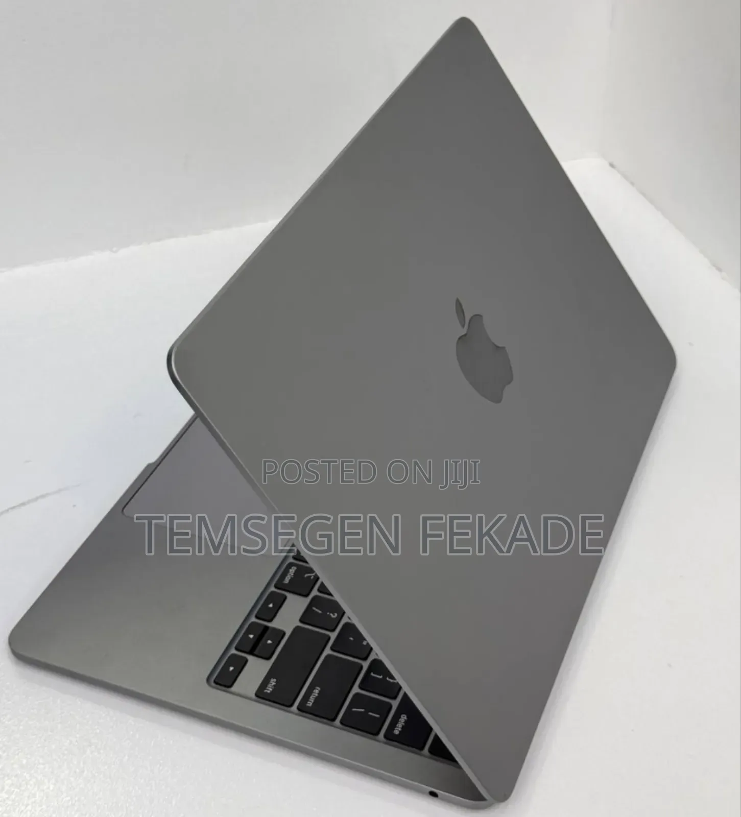 New Laptop Apple MacBook Pro 2022 M2 8GB Apple M2 SSD 256GB