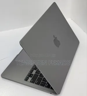 New Laptop Apple MacBook Pro 2022 M2 8GB Apple M2 SSD 256GB